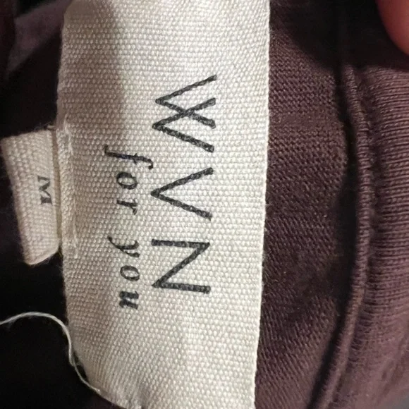 100% Organic Cotton Brown Long Sleeve Shirt with Leaf Design - Picture 4 of 5